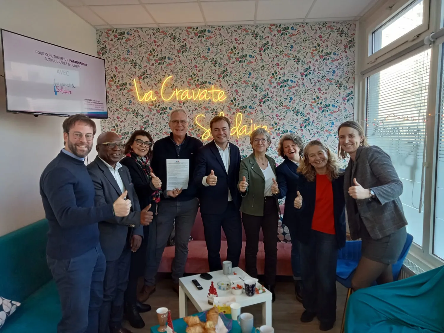 Signature du partenariat entre La Cravate Solidaire et la Ville de Caen