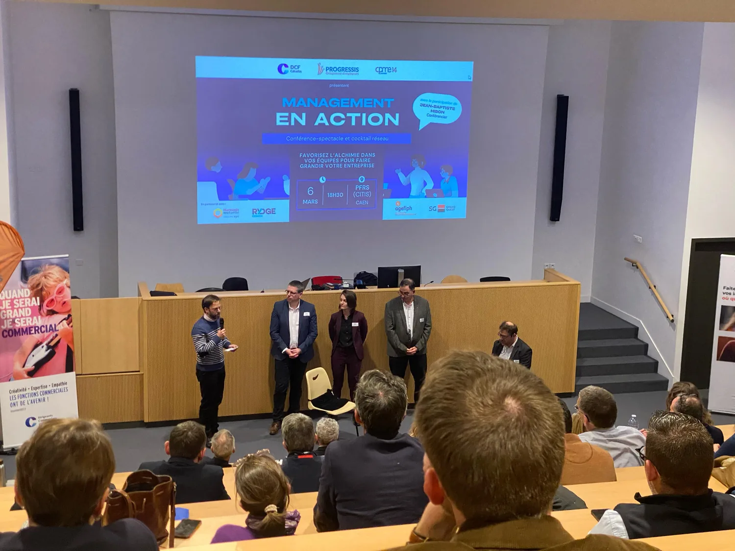 Conférence « Management en Action » dans un amphithéâtre à Caen