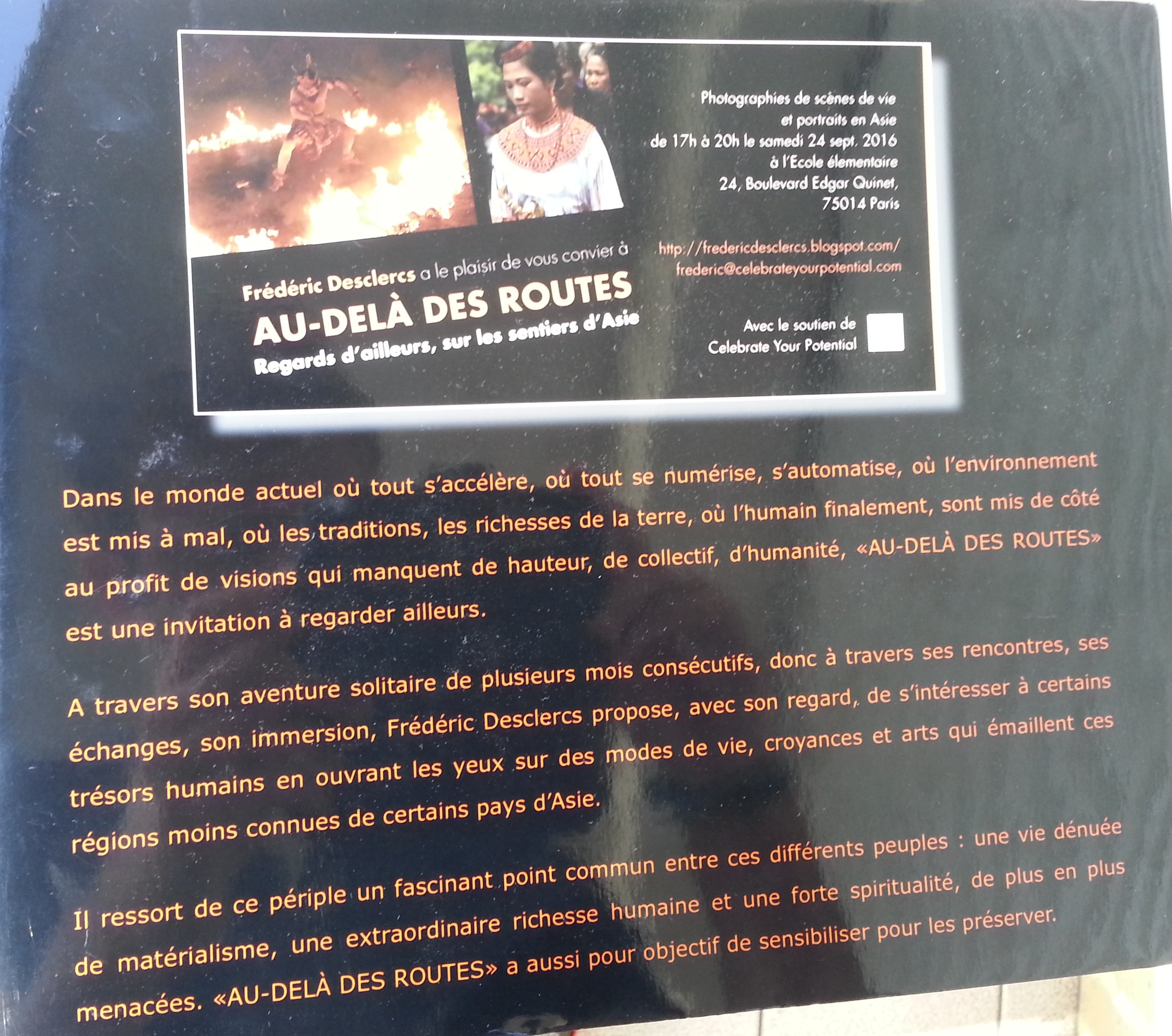 La quatrième de couverture (verso) du livre Au-delà des routes